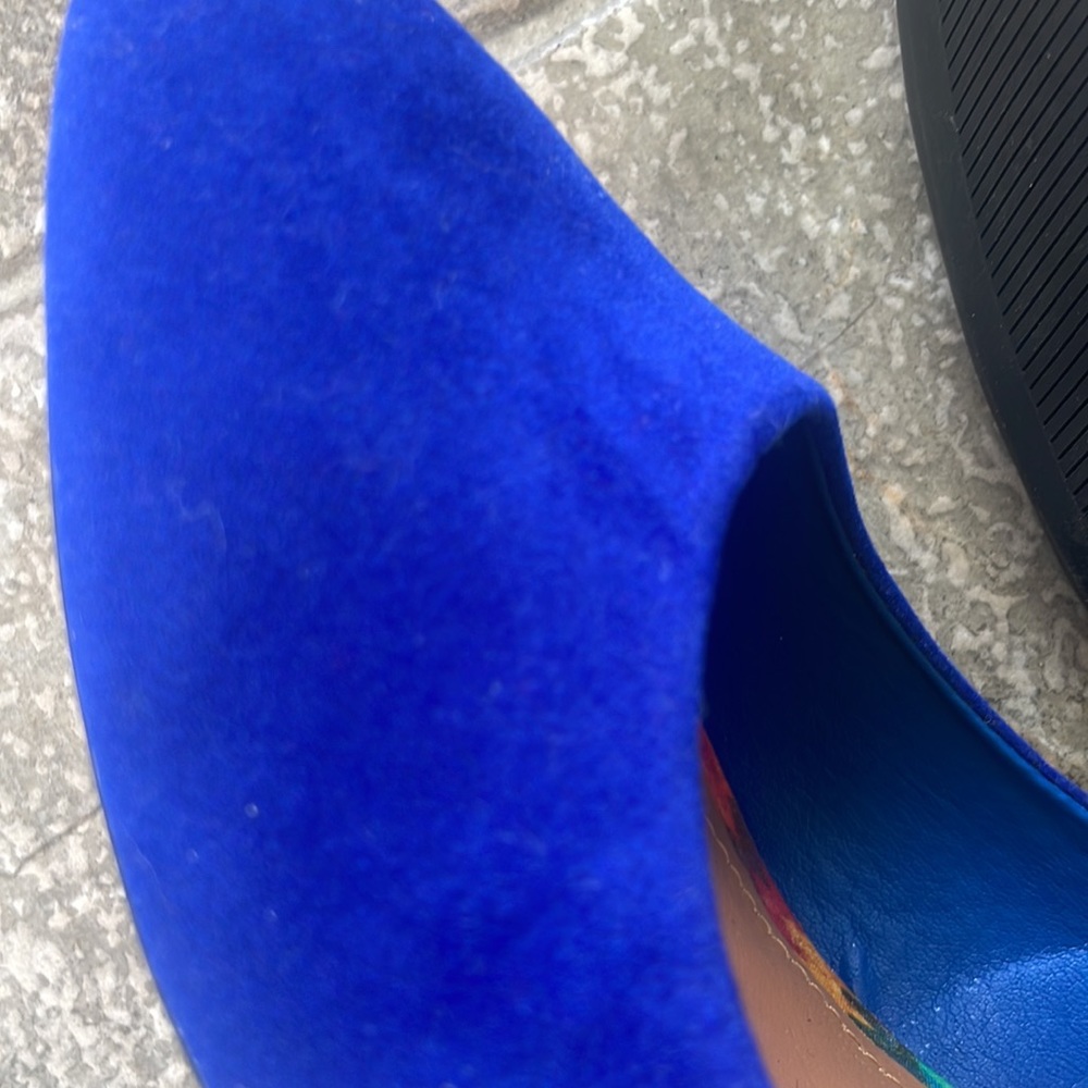Shoes - Picture 4 of 6
